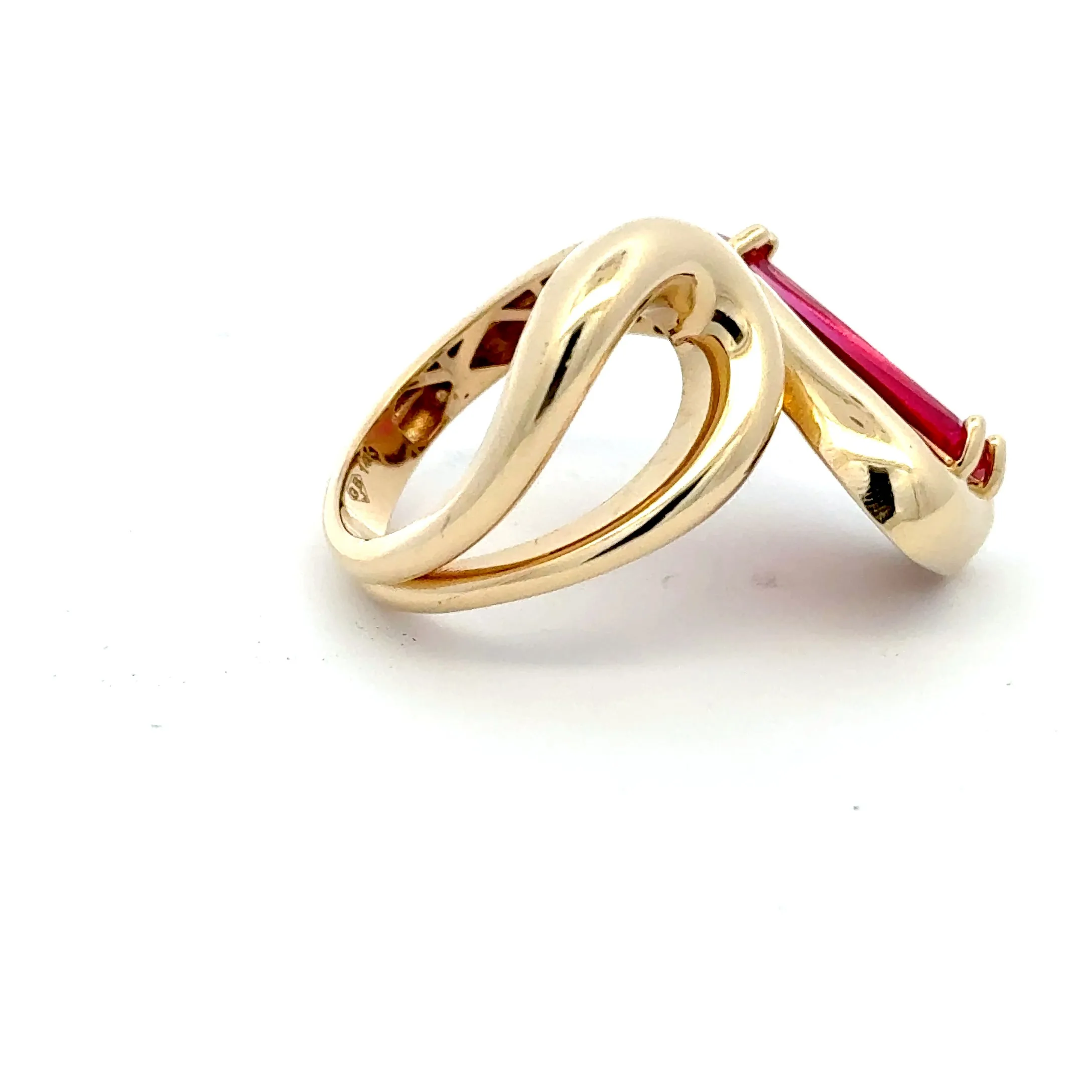 Elegant Gold and Pink Pendant 14k