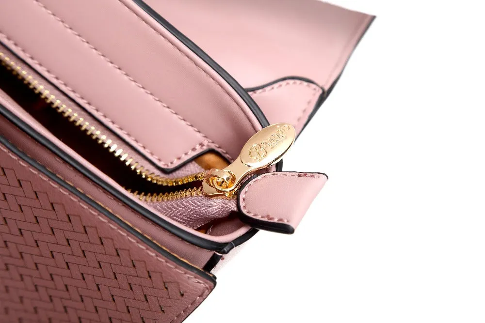 Elegant Mauve Handbag with Gold Chain Strap