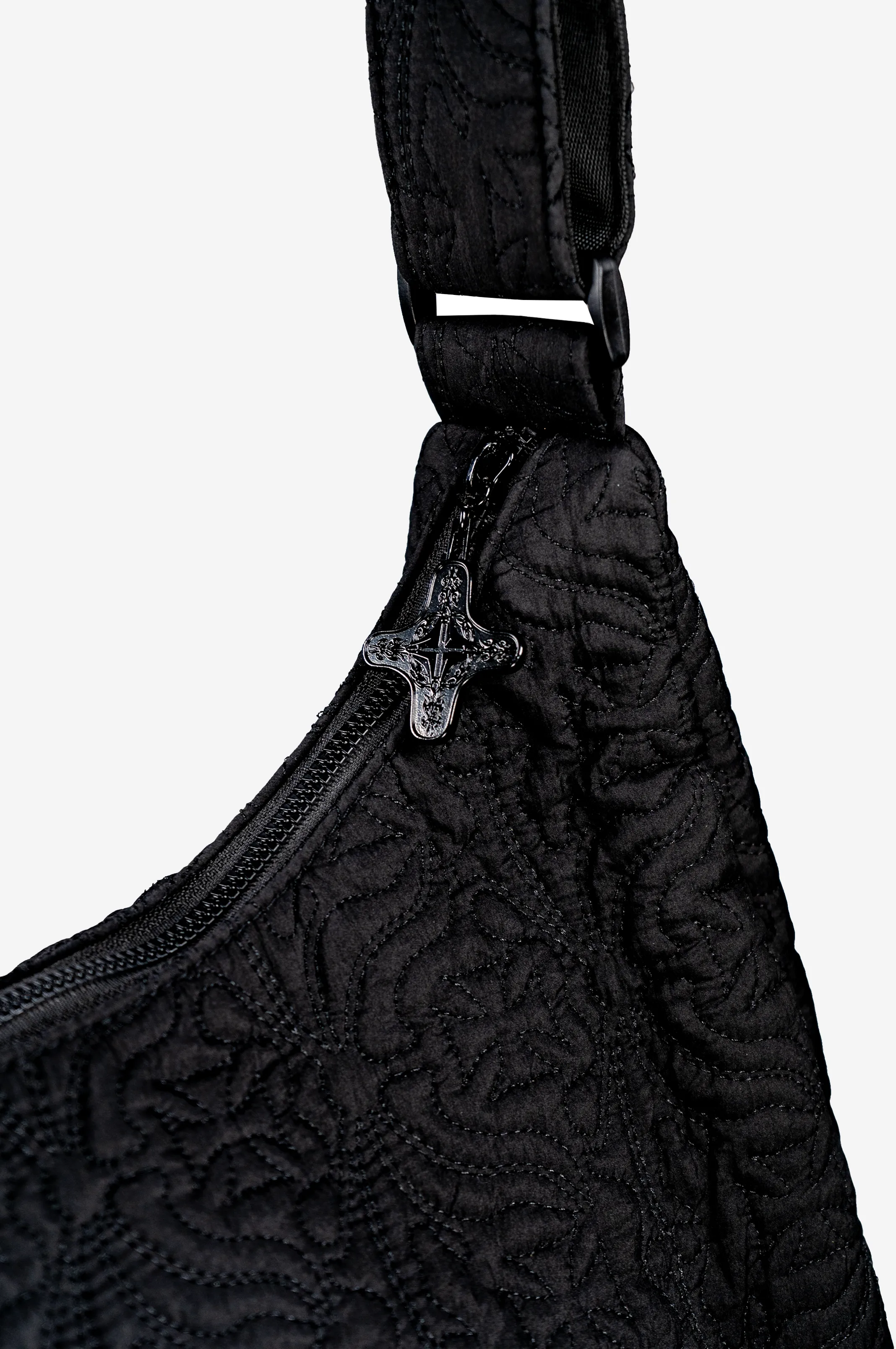 LOU BAG (ECLIPSE BLACK)