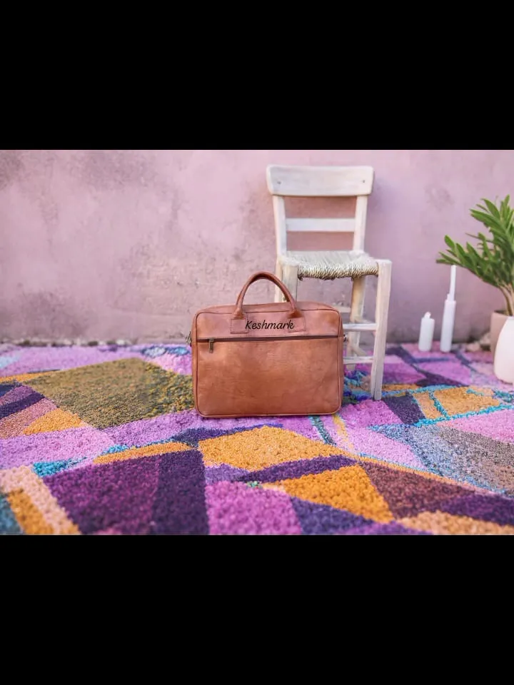 Stylish Leather Crossbody Messenger Bag - Versatile Shoulder Bag for Everyday Use